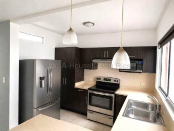  Venta de Casa en Condominio Hacienda Colón. RAH 26-2134 