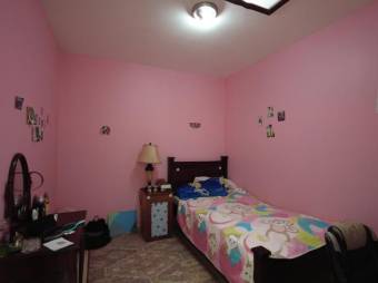 Casa con 2 apartamentos en Santo Tomás de Santo Domingo