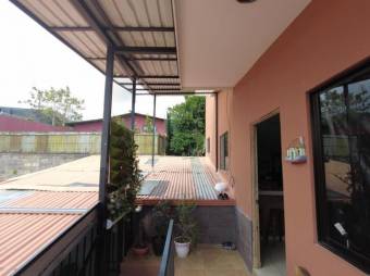 Casa con 2 apartamentos en Santo Tomás de Santo Domingo