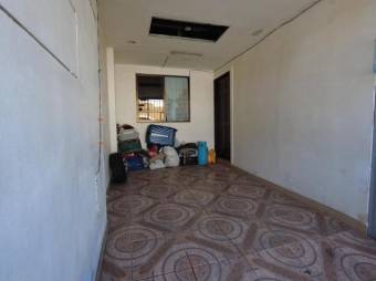 Casa con 3 apartamentos en Heredia