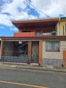 Se Vende 1 Casa y 2 Apartamentos Adjuntos en Llorente de Tibás , San Jose