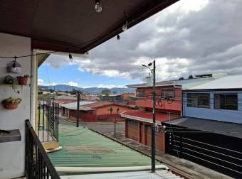Se Vende 1 Casa y 2 Apartamentos Adjuntos en Llorente de Tibás , San Jose