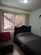 Se Vende 1 Casa y 2 Apartamentos Adjuntos en Llorente de Tibás , San Jose