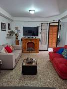 Se Vende 1 Casa y 2 Apartamentos Adjuntos en Llorente de Tibás , San Jose