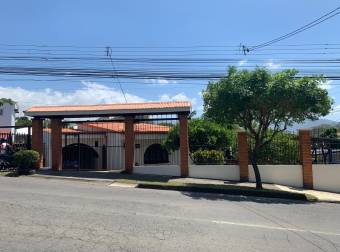 Se Vende Hermosa Casa en la Asunción de Belen Heredia