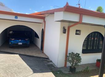 Se Vende Hermosa Casa en la Asunción de Belen Heredia