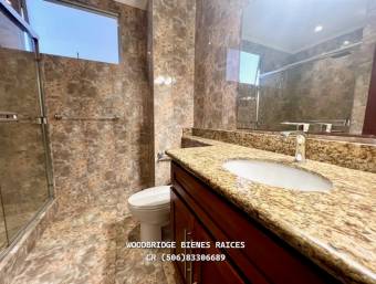 Escazú apartamento amoblado alquiler $2.300 /210 metros