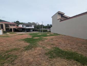 Se vende lote en Uruca Santa Ana 27-92