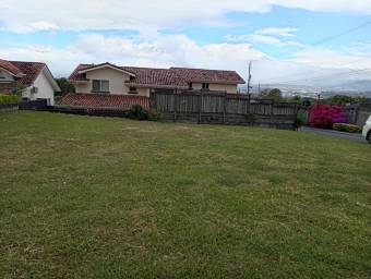 Se vende lote en Piedades Santa Ana 25-1268