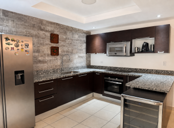 Casa tipo townhouse en venta en Condominio Santa Ana Hills