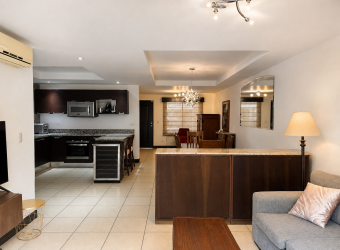Casa tipo townhouse en venta en Condominio Santa Ana Hills