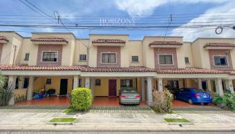 ¡En Venta! Casa en Condominio Sacramento 3 Habitaciones y Cuarto de Servicio nja1120