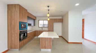 ¡Casa Nueva! de 3 Habitaciones y Oficina  Sala de TV en Condominio Distrito San Juan nja1