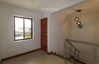 ¡Casa Nueva! de 3 Habitaciones y Oficina  Sala de TV en Condominio Distrito San Juan nja1