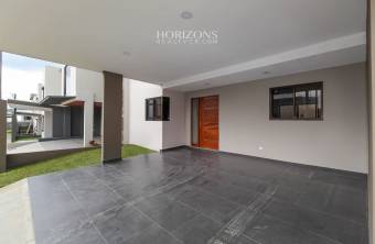 ¡Casa Nueva! de 3 Habitaciones y Oficina  Sala de TV en Condominio Distrito San Juan nja1