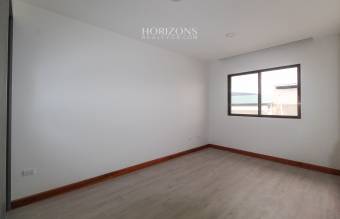 ¡Casa Nueva! de 3 Habitaciones y Oficina  Sala de TV en Condominio Distrito San Juan nja1