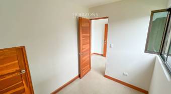 ¡Casa Nueva! de 3 Habitaciones y Oficina  Sala de TV en Condominio Distrito San Juan nja1