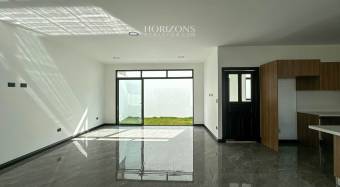 Estrene Moderna Casa en Venta Con 3 Habitaciones Amplias en Condominio Distrito San Juan n