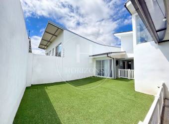 Se Vende Casa con Patio en Condominio Génesis en Sabanilla 2 Habitaciones y Oficina noj125