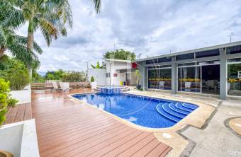 Se Vende Casa con Patio en Condominio Génesis en Sabanilla 2 Habitaciones y Oficina noj125