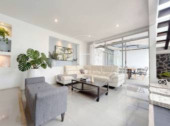 Se Vende Casa con Patio en Condominio Génesis en Sabanilla 2 Habitaciones y Oficina noj125