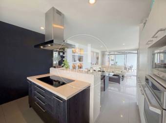 Se Vende Casa con Patio en Condominio Génesis en Sabanilla 2 Habitaciones y Oficina noj125