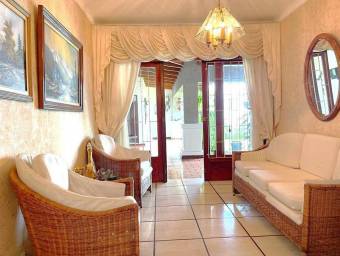 Venta de Casa en Alajuela. RAH 27-386