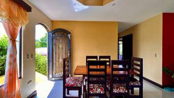 SE VENDE CASA DE ALTA CALIDAD EN LA ESPERANZA DE SAN PEDRO CON AMPLIO TERRENO
