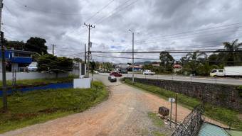 VENTA DE CASA DE 2 PISOS FRENTE A LA INTERAMERICANA, PEREZ ZELEDON