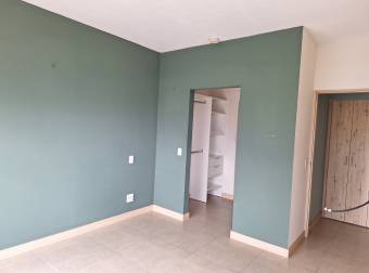 Se Vende Apartamento en Condominio Higuerón, Santa Verde, Heredia