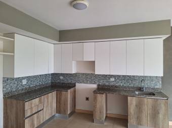 Se Vende Apartamento en Condominio Higuerón, Santa Verde, Heredia
