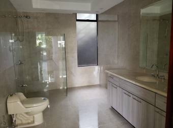 Se Vende Apartamento en Condominio Altos de Mayorca, San Rafael , Escazu Se Vende Apartamento en Condominio Altos de Mayorca, San Rafael , Escazu