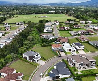 Lote 100% plano de 927 m2 a la venta en Ciudad Hacienda Los Reyes, en el exclusivo condominio Madero