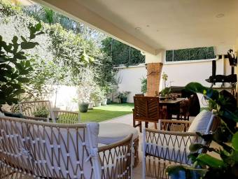 Se vende casa en Santa Ana San José 25-114