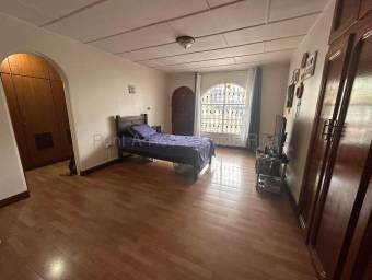 Se vende casa en San Vicente Moravia 27-9