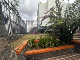 Se vende casa en San Vicente Moravia 27-9