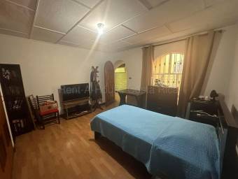 Se vende casa en San Vicente Moravia 27-9