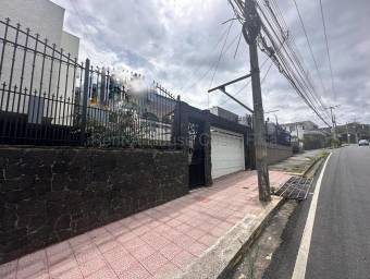 Se vende casa en San Vicente Moravia 27-9