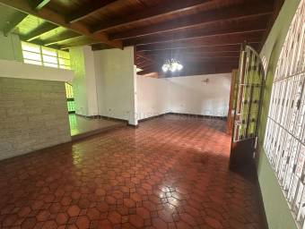Se vende casa en San Vicente Moravia 27-9