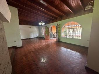 Se vende casa en San Vicente Moravia 27-9
