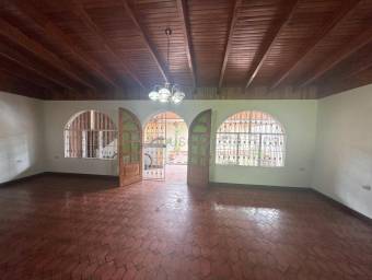 Se vende casa en San Vicente Moravia 27-9
