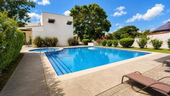 Alquiler de Apartamento AMUEBLADO en Torres de Granadilla de Curridabat. RAH 27-430