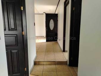 Venta de Casa en Mercedes de Heredia. RAH 27-404