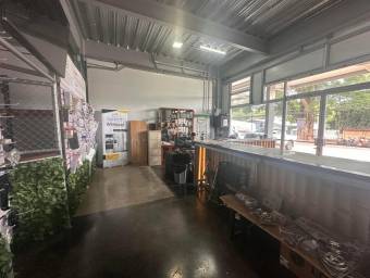 Se alquila local comercial en Colón Mora 27-426