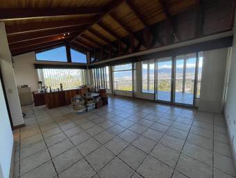 Se vende casa en San Antonio Escazú 22-1461