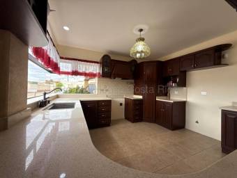 Se vende casa en San José San Isidro 27-442
