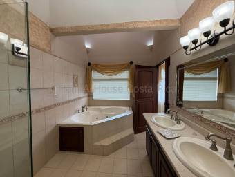 Se vende casa en San José San Isidro 27-442