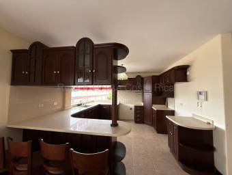 Se vende casa en San José San Isidro 27-442