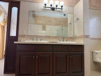 Se vende casa en San José San Isidro 27-442