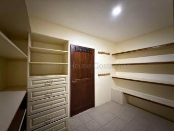Se vende casa en San José San Isidro 27-442